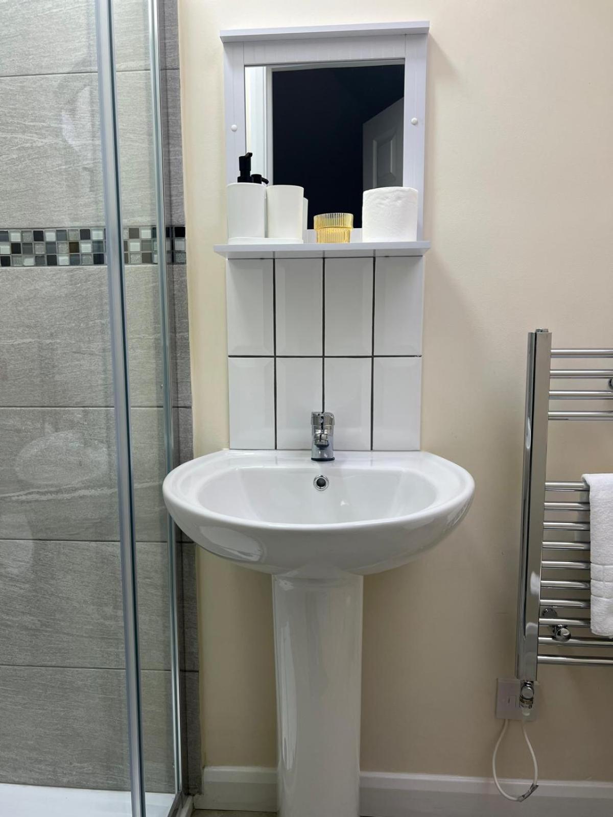 Modern Apartment Free Off Road Parking 2X Double Rooms Suite 11 Nottingham Bagian luar foto